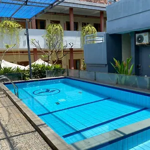 Rabasta Enjoy Kuta Hotel